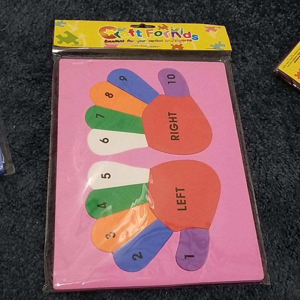 Nwt! 4 sets of educational foam hands